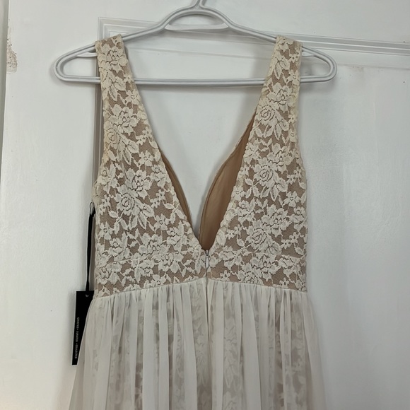 White Gown - Picture 2 of 4